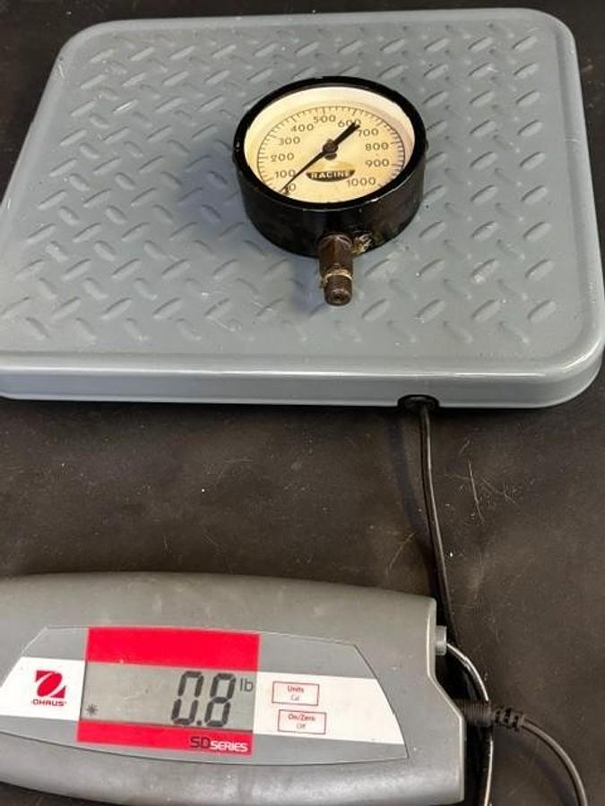 Used MARSHALLTOWN RACINE 0-1000 PSI PRESSURE GAUGE ($23 OBO)