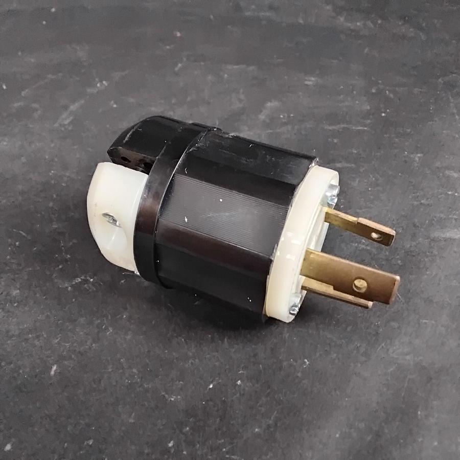 Used LEVITON L6-30 LOCKING PLUG ($11 OBO)