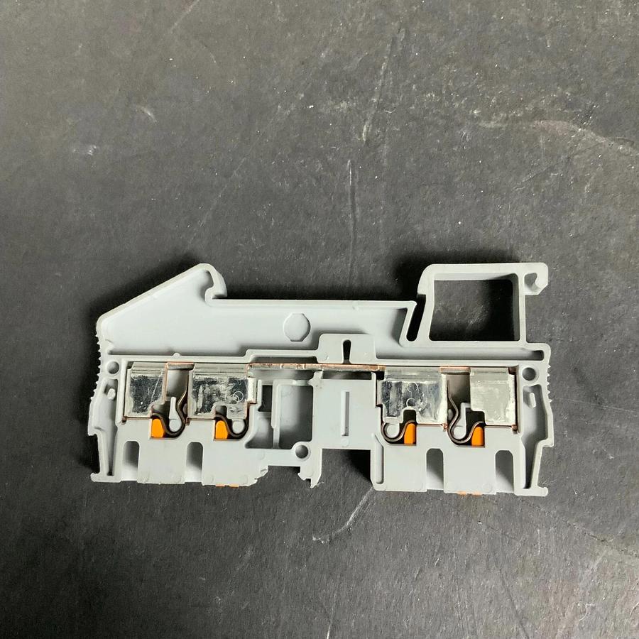 PHOENIX CONTACT PIT 2.5-QUATTRO TERMINAL BLOCK - BATCH OF 20 ($2.00)