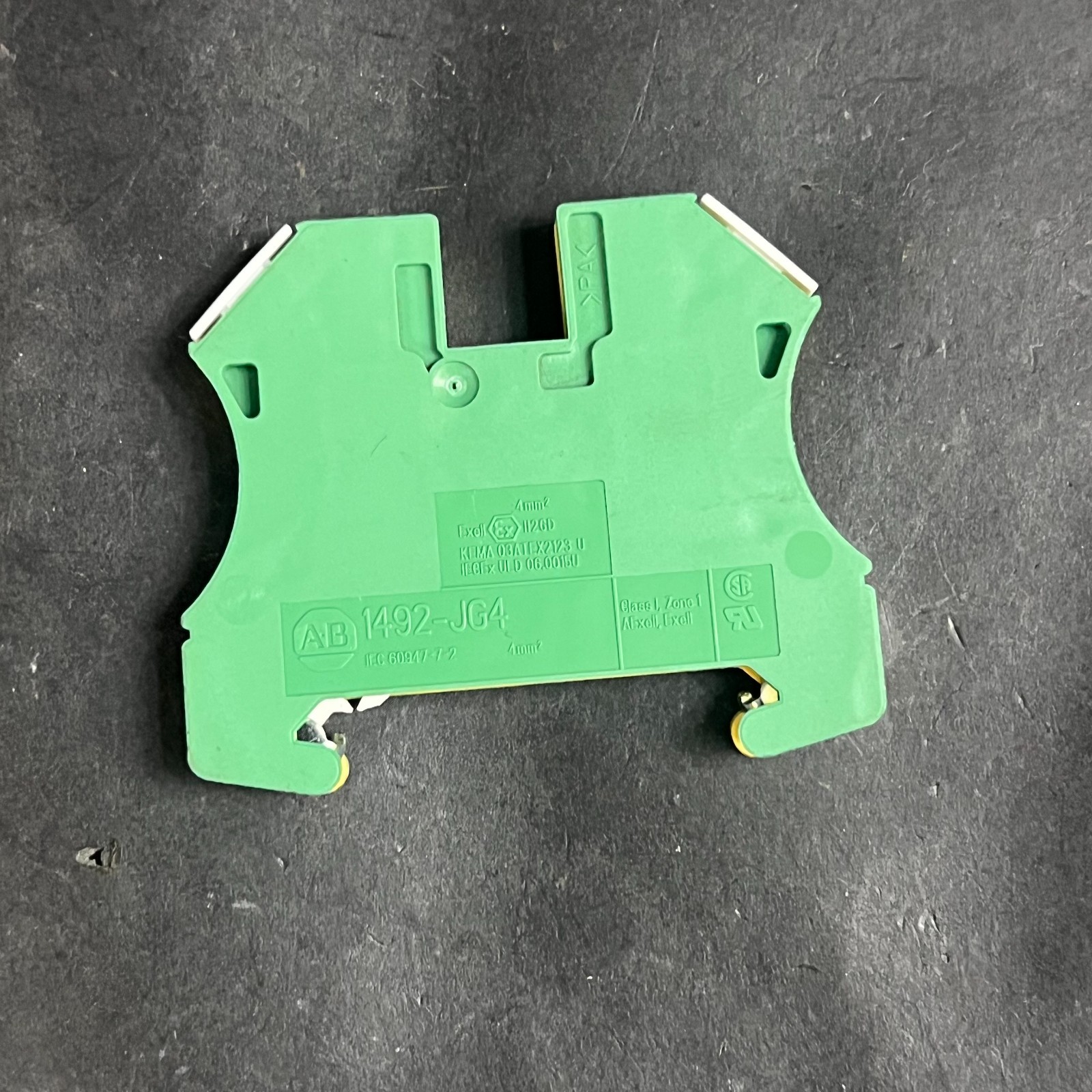Used ALLEN BRADLEY 1492-JG4 TERMINAL BLOCK ($7 OBO)