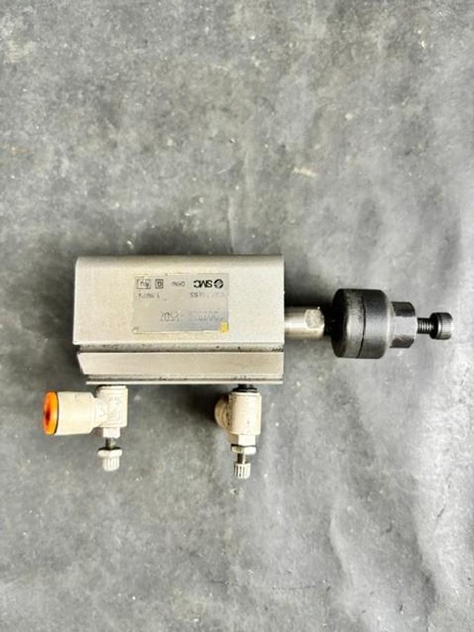 Used SMC CD02B20-25D7 PNEUMATIC AIR CYLINDER