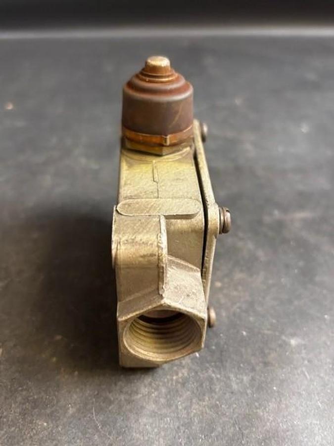 Used HONEYWELL MICROSWITCH BZF2-3AN2 LIMIT SWITCH ($30 OBO)