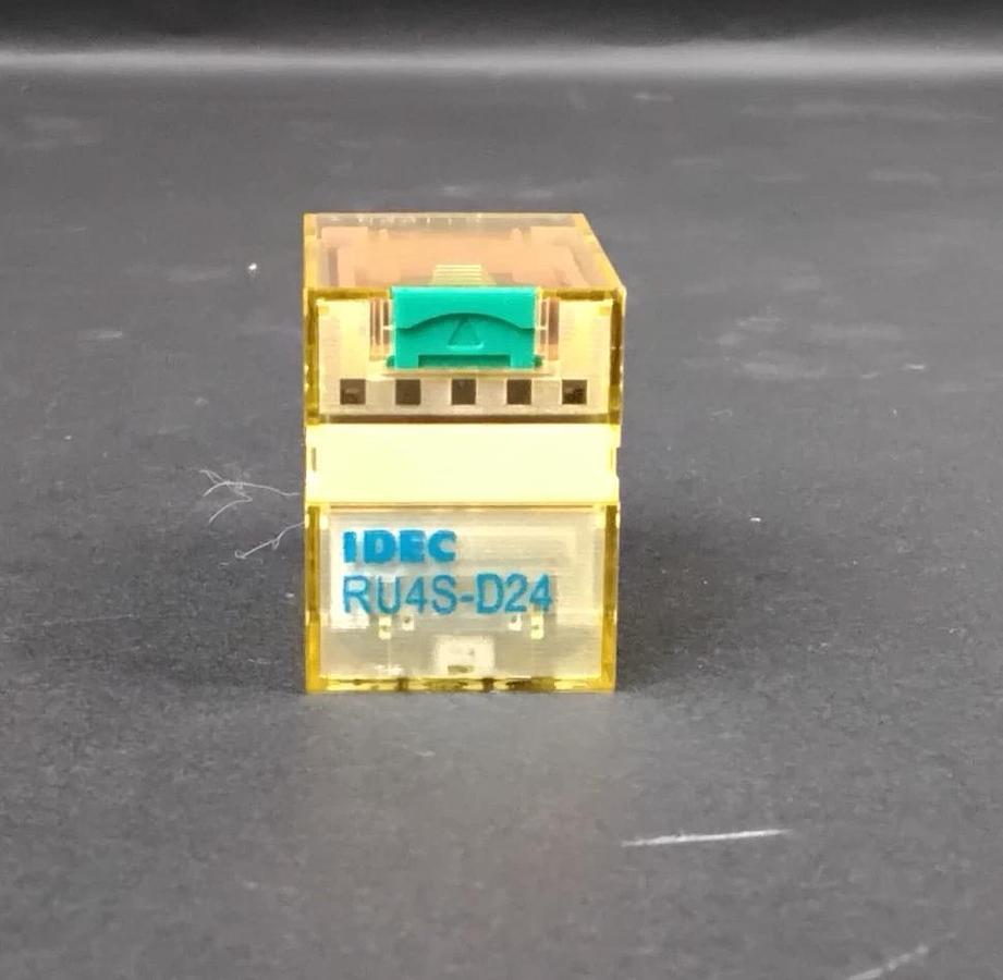 Used IDEC RU4S-D24 RELAY ($4 OBO)