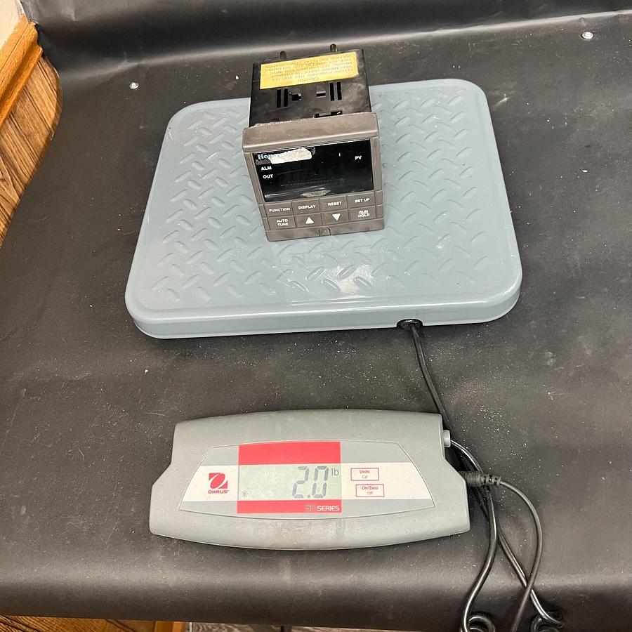 Used HONEYWELL UDC2000 CONTROLLER ($160 OBO)