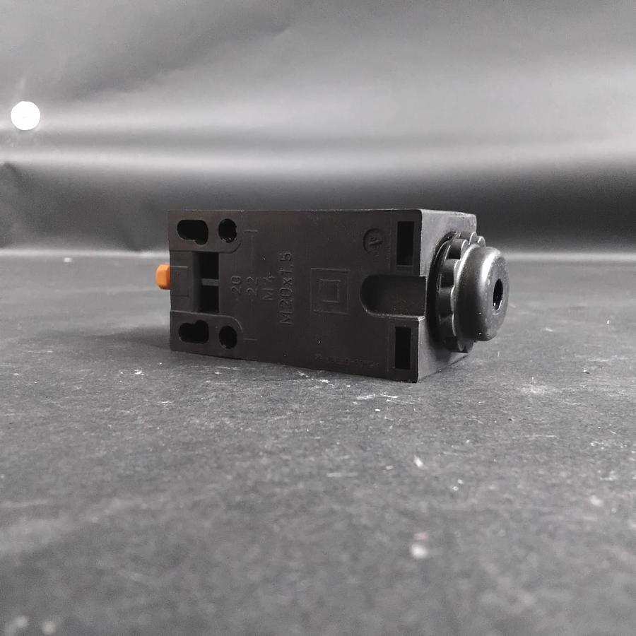 Used RITTAL SZ 4315.700 DOOR OPERATED SWITCH ($40 OBO)