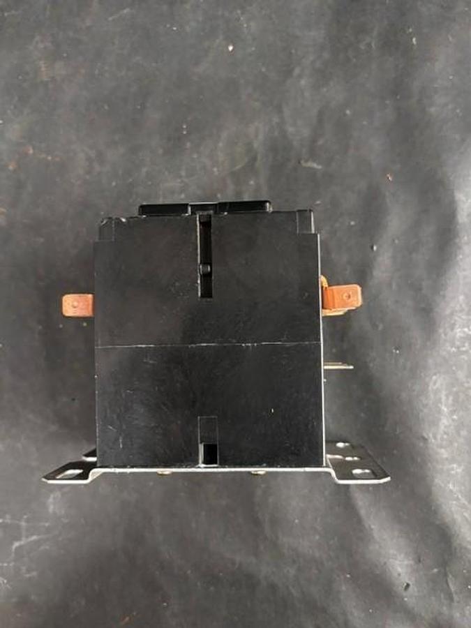 Used TOTALINE 3100-30Q952SB CONTACTOR