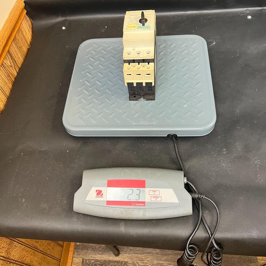 Used SIEMENS 3RV1031-4FA10 CIRCUIT BREAKER ($30 OBO)