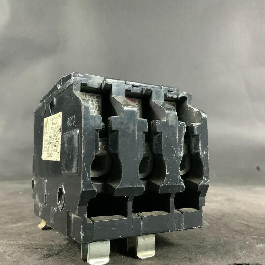 Used SQUARE D MG-5235 CIRCUIT BREAKER ($16 OBO)