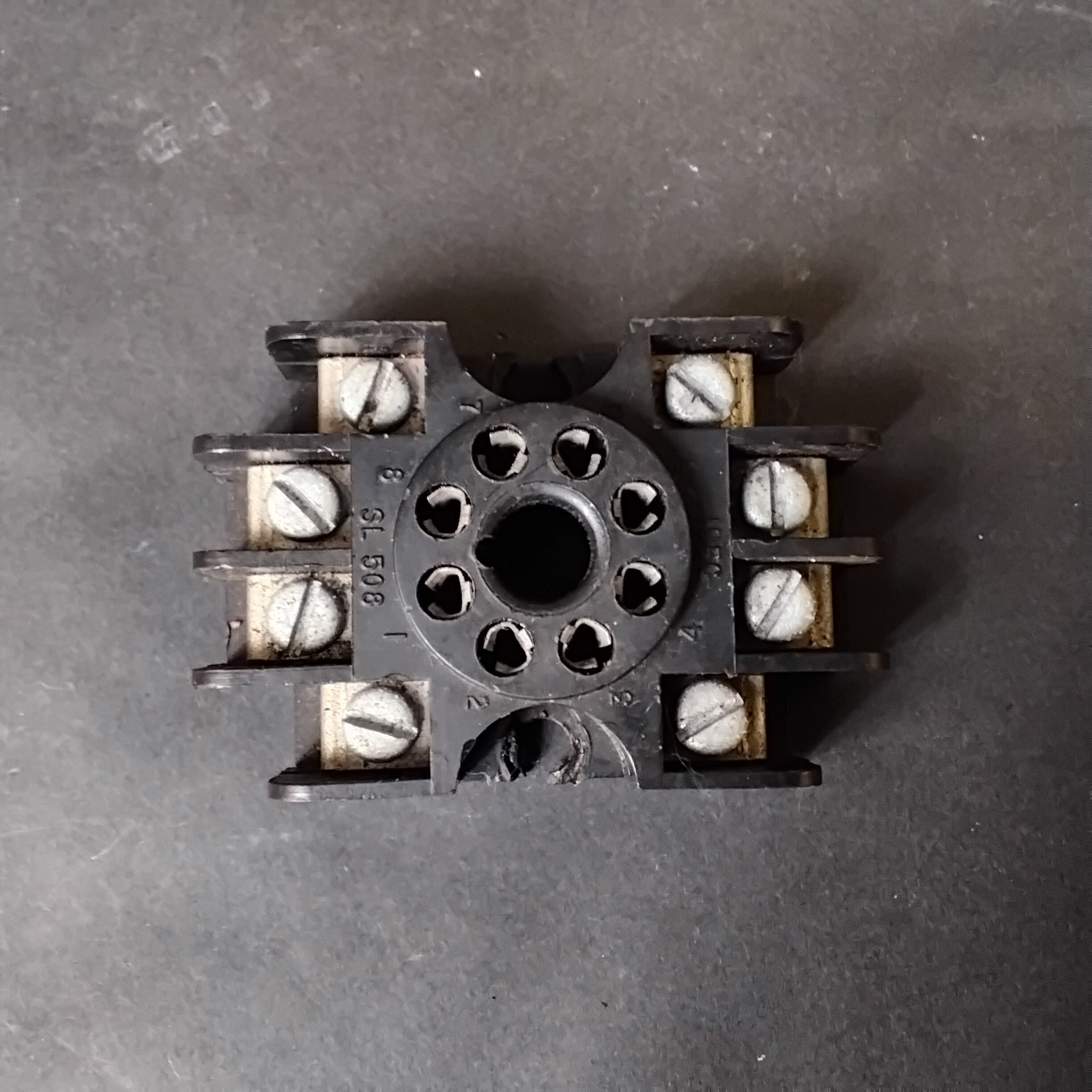 Used IDEC SL-508 RELAY BASE SOCKET ($2.95 OBO)