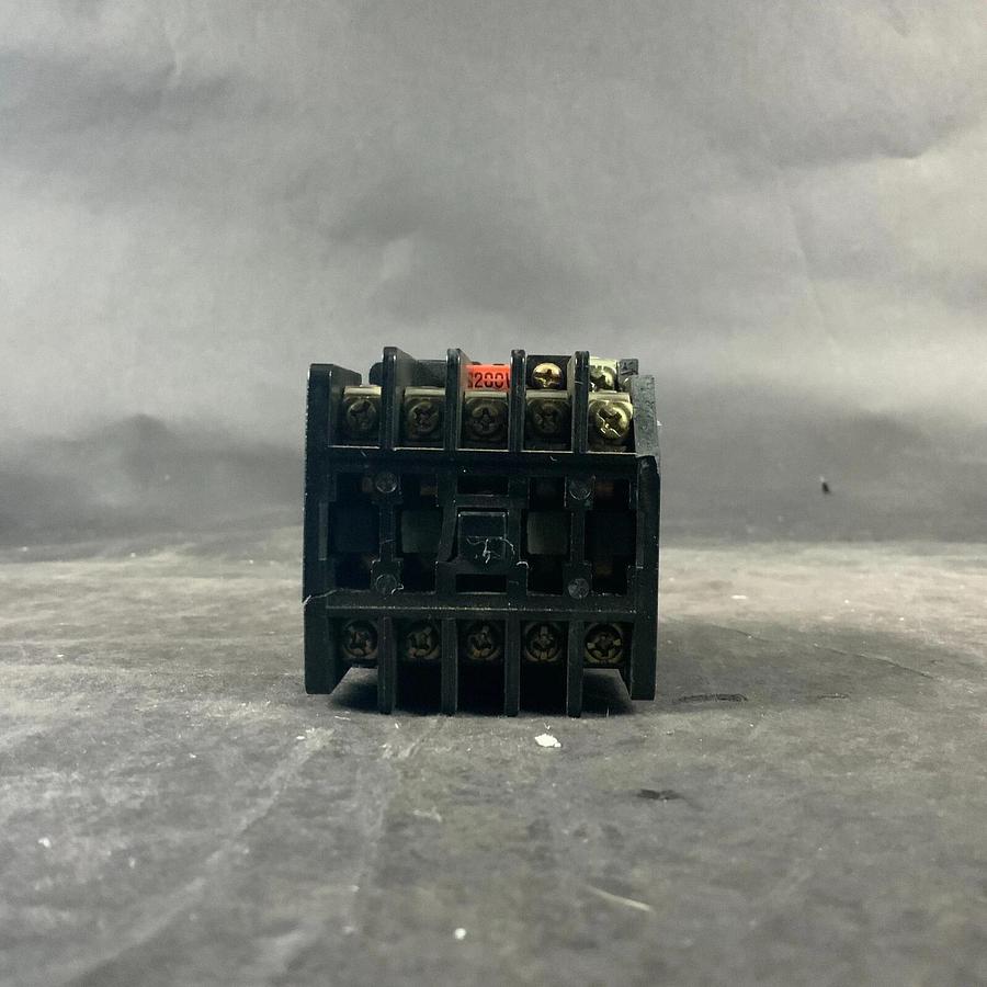 Used MITSUBISHI SR-40RM CONTACTOR RELAY ($100 OBO)