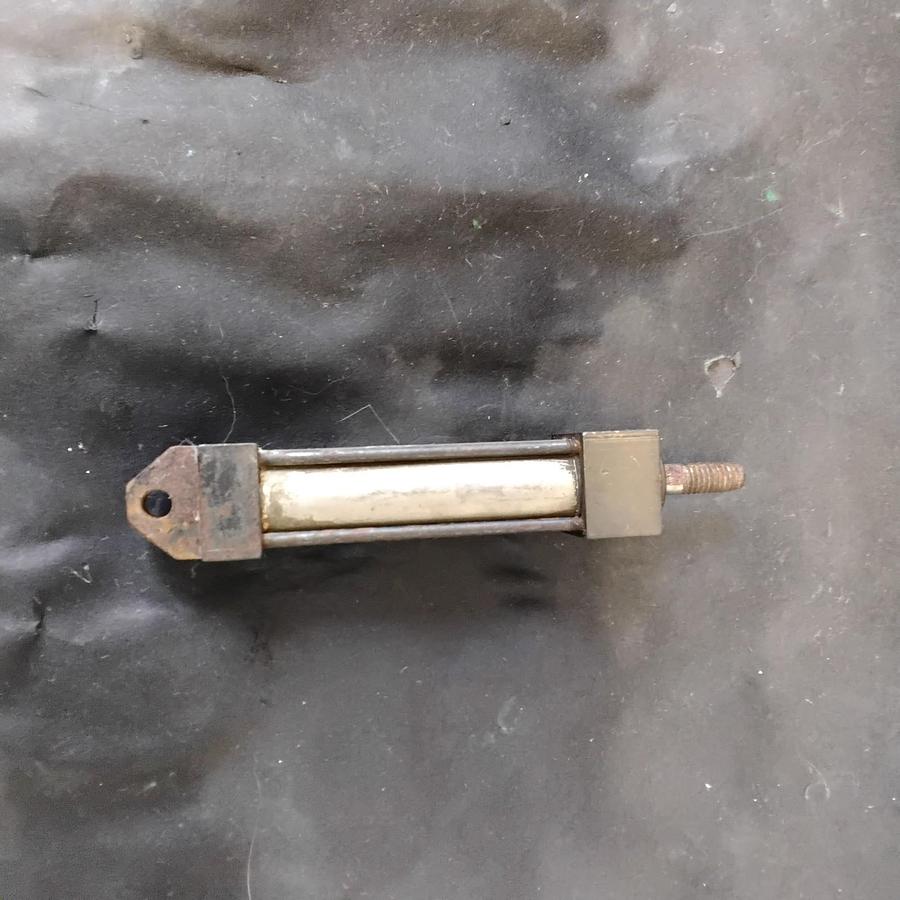 Used MOSIER INDUSTRIES PNEUMATIC AIR CYLINDER ($16 OBO)