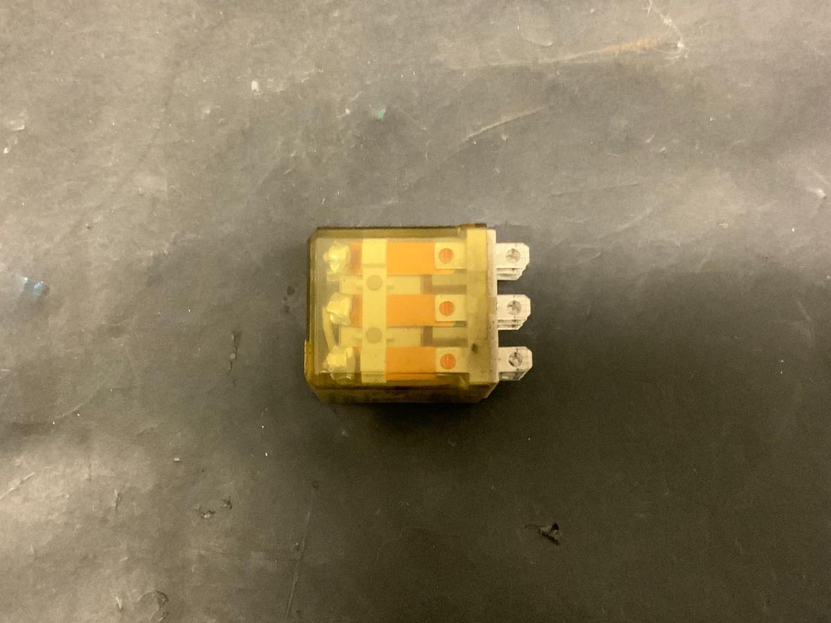 Used IDEC RH3B-UAC120V RELAY ($8 OBO)