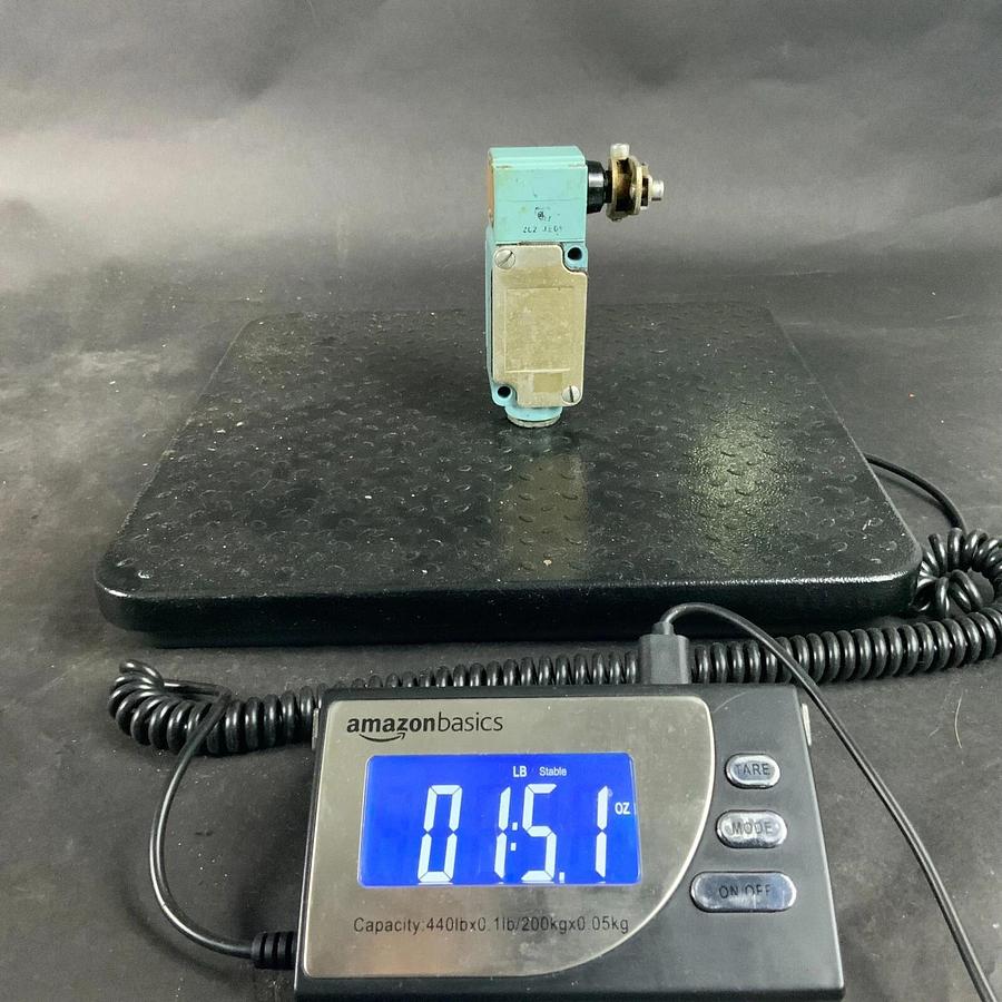 Used TELEMECANIQUE XC2-JC LIMIT SWITCH + ZC2 JE04 HEAD ($25 OBO)