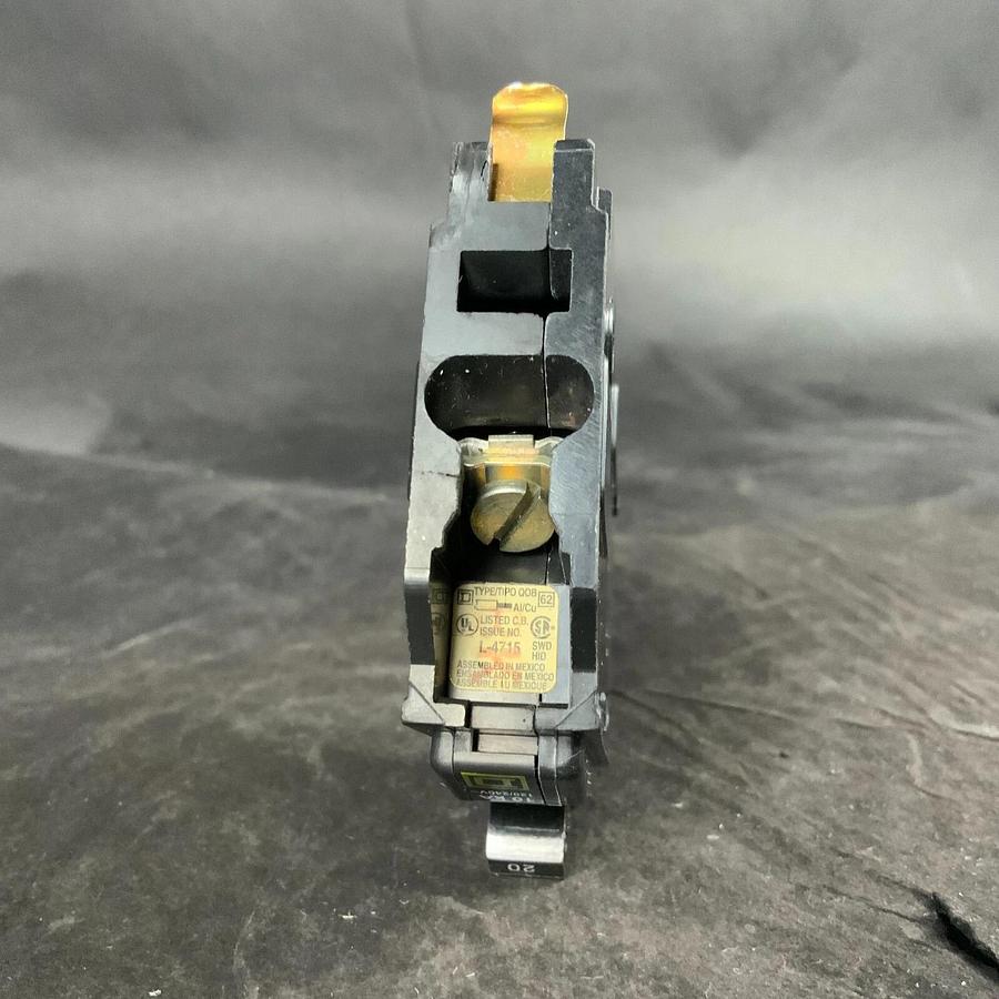 Used SQUARE D QOB120 20A 1POLE 10KA MINI CIRCUIT BREAKER ($7 OBO)