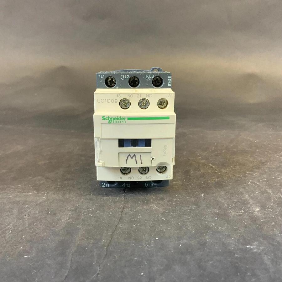Used SCHNEIDER ELECTRIC LC1D09G7 CONTACTOR ($ 15 OBO)