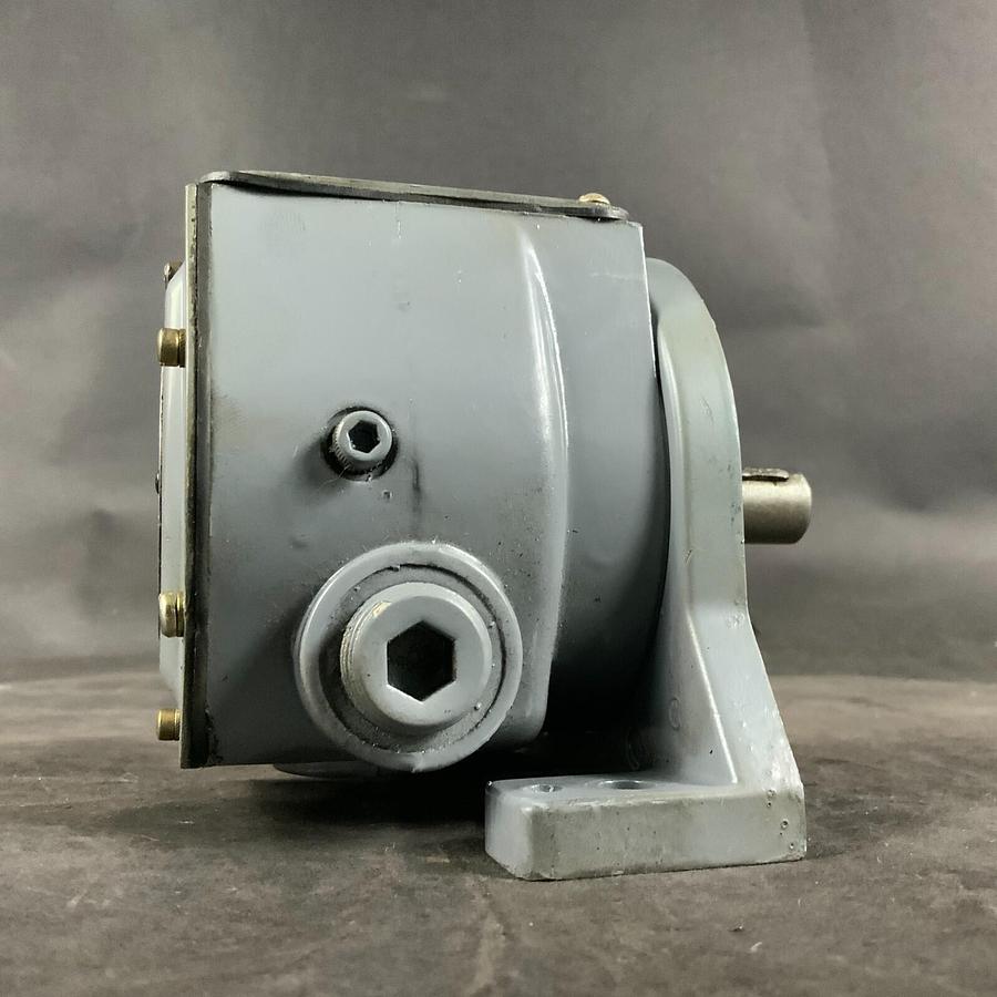 Used ALLEN BRADLEY 808-F1 SPEED SWITCH ($700 OBO)