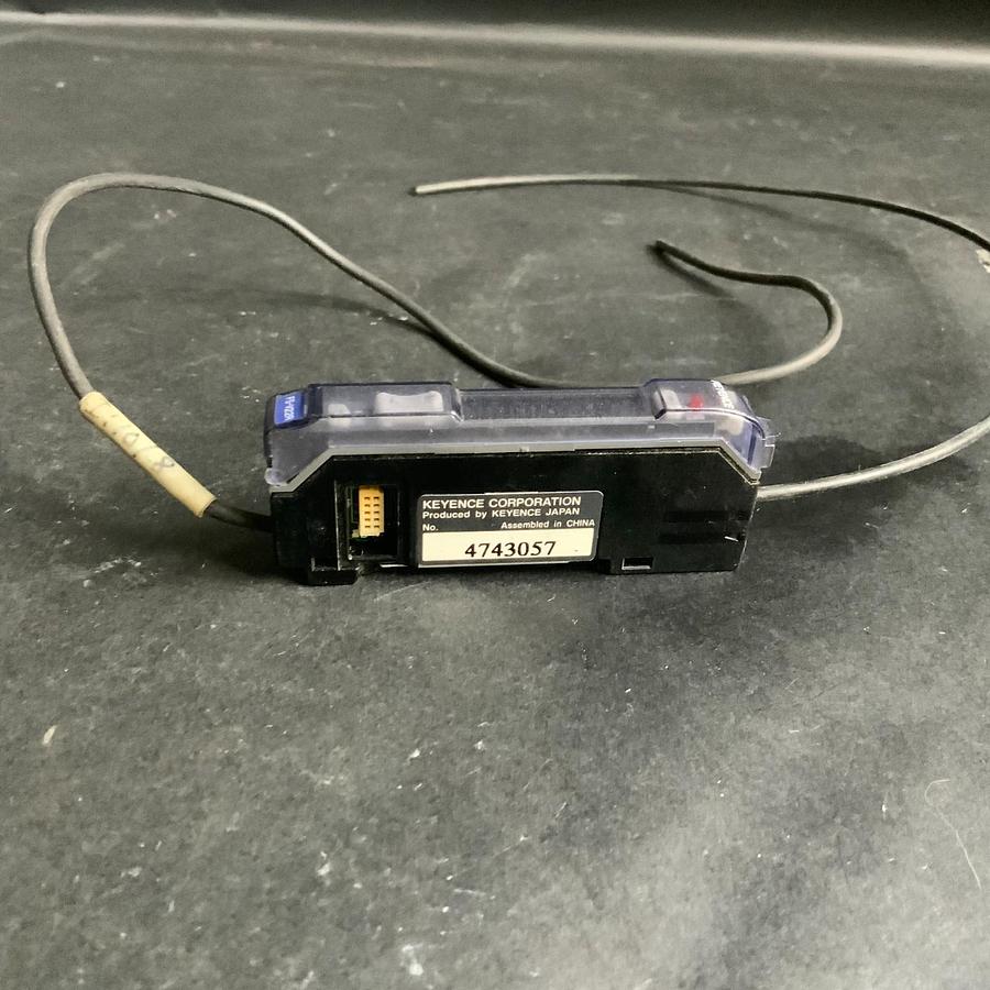Used KEYENCE FS-V22R PHOTOELECTRIC AMPLIFIER ($25 OBO)