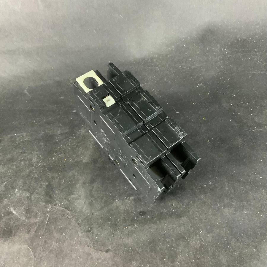 Used SQUARE D QOU215 CIRCUIT BREAKER ($12 OBO)
