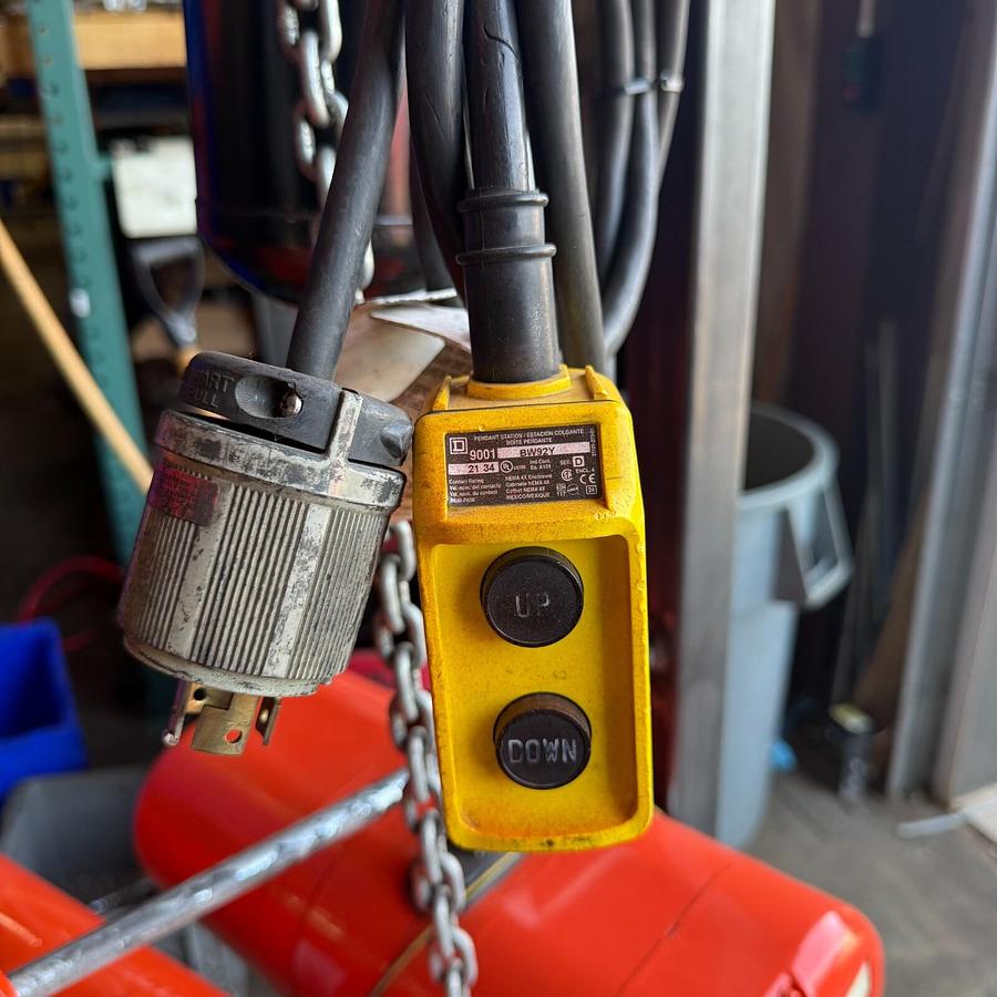 Used CM LODESTAR MODEL B - 1/4 TON CHAIN HOIST -460V-3-60 POWER 16 F.P.M. ($1350 OBO)