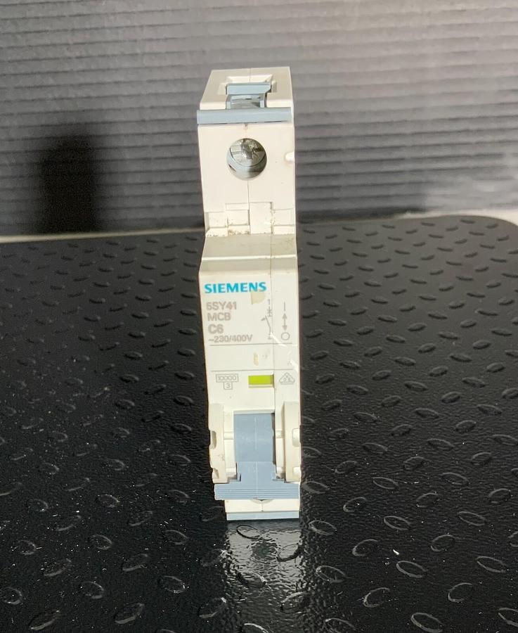 Used SIEMENS 5SY4106-7 ($19.99/EACH OBO)