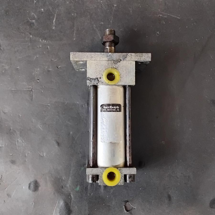 Used TOM THUMB AVRF11/8X2 PNEUMATIC CYLINDER ($21 OBO)