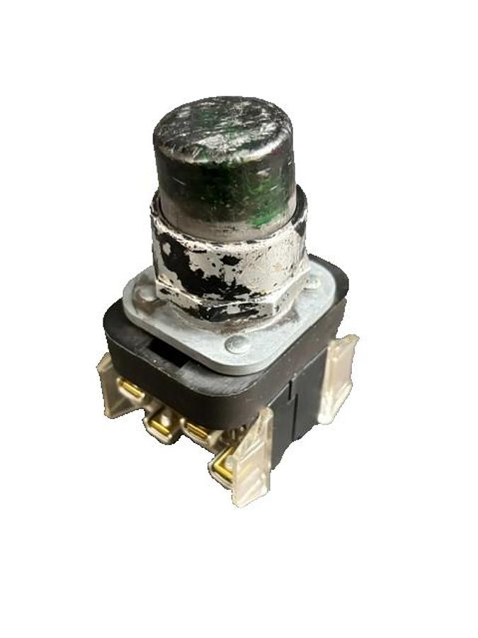 Used ALLEN BRADLEY 800T-QB10G SERIES T GREEN PILOT LIGHT