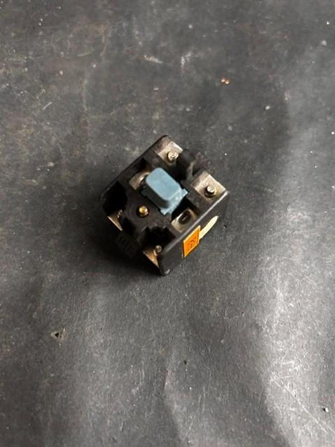 Used MOELLER K-SERIES CONTACT BLOCK