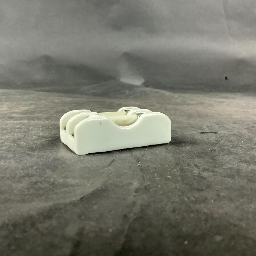 Used BUSSMANN PORCELIN FUSE HOLDER CU ONLY ($10 OBO)