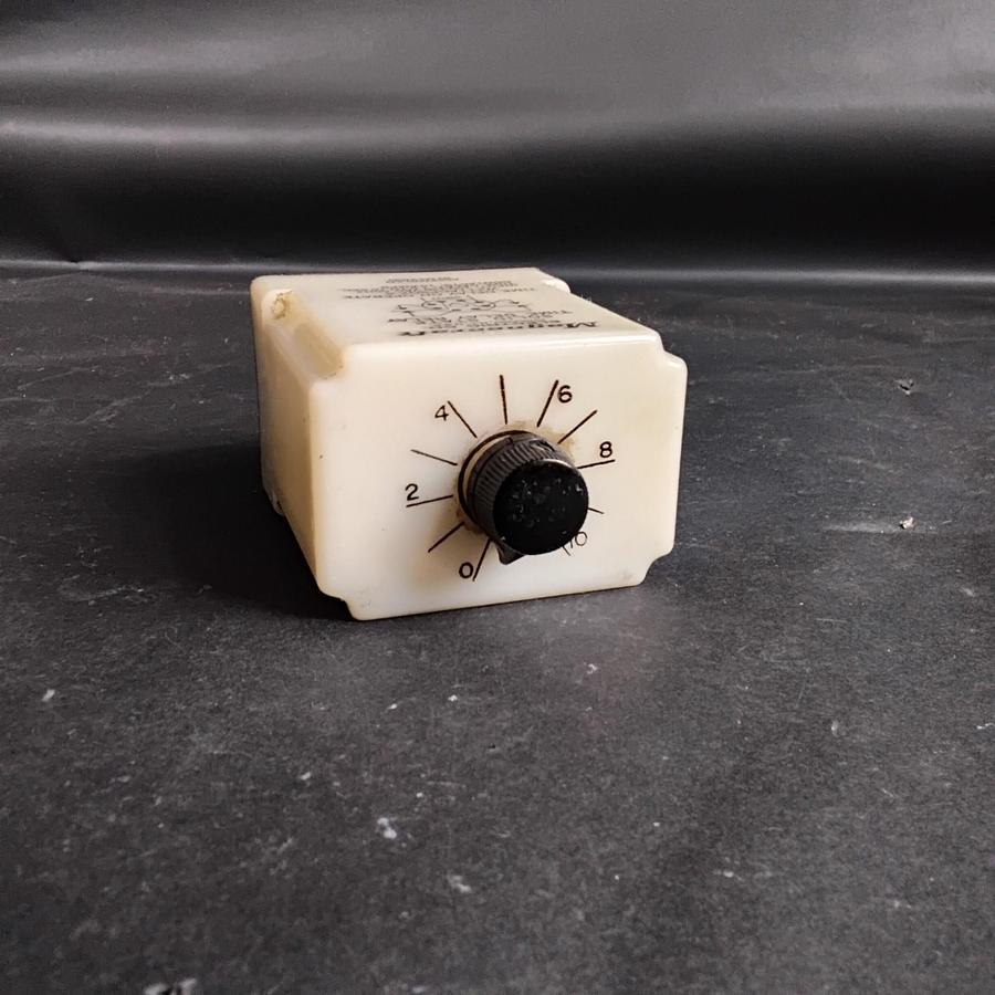 Used MAGNECRAFT W211ACPS0X-5 TIME DELAY ($20 OBO)