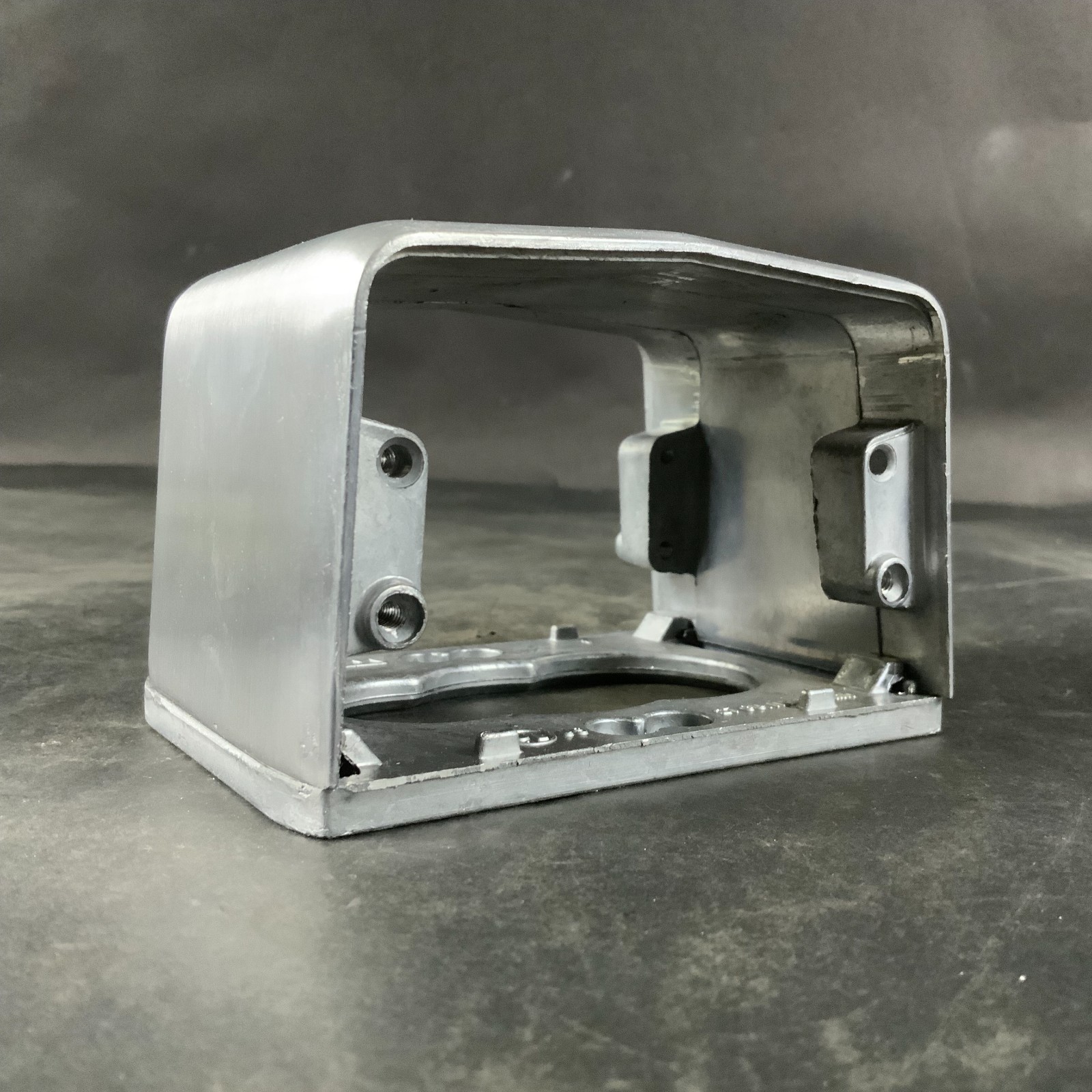 WIREMOLD 525RT PDSTL FITTING ($30 OBO)