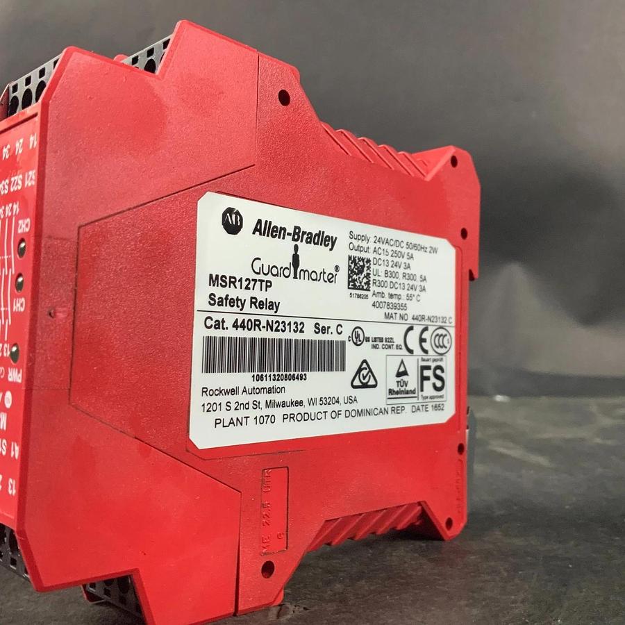 Used ALLEN BRADLEY 440R-N23132 GUARD MASTER SAFETY RELAY ($20 OBO)