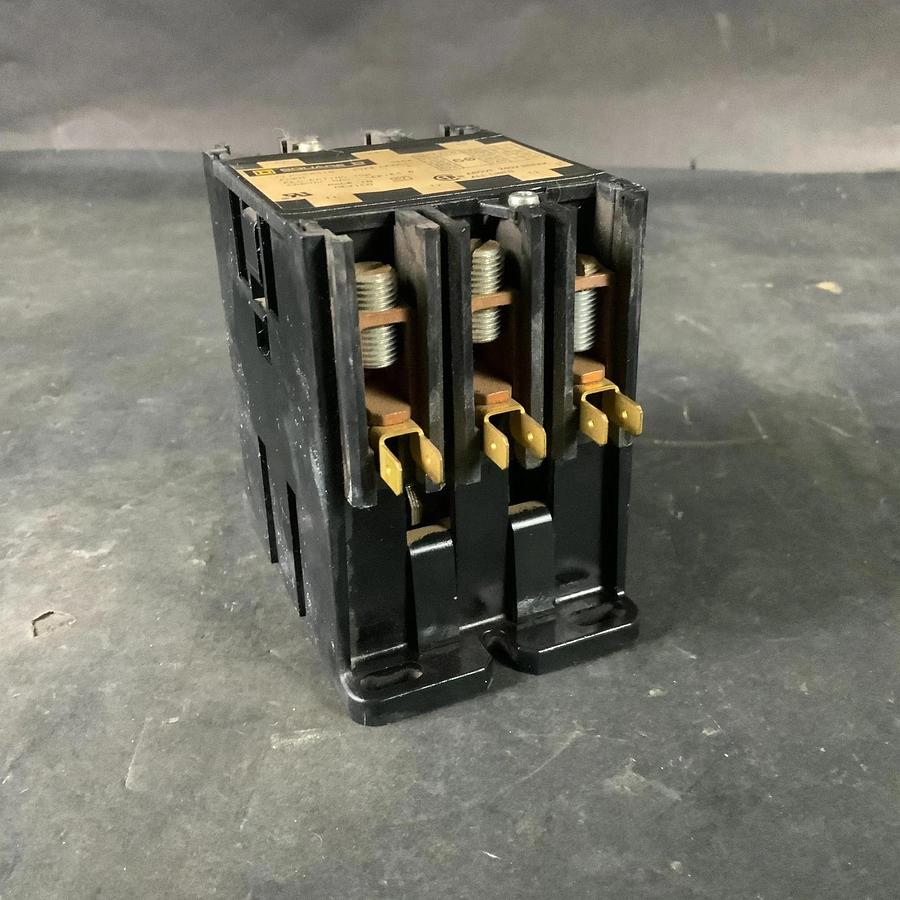 SQUARE D DPA63V02 DEFINITE PURPOSE CONTACTOR ($120 OBO)