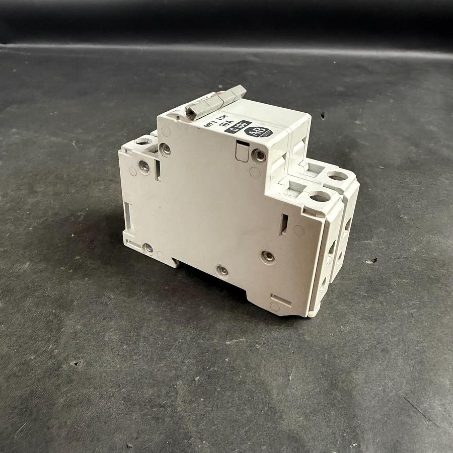Used ALLEN BRADLEY 1492-CB2 G100 CIRCUIT BREAKER