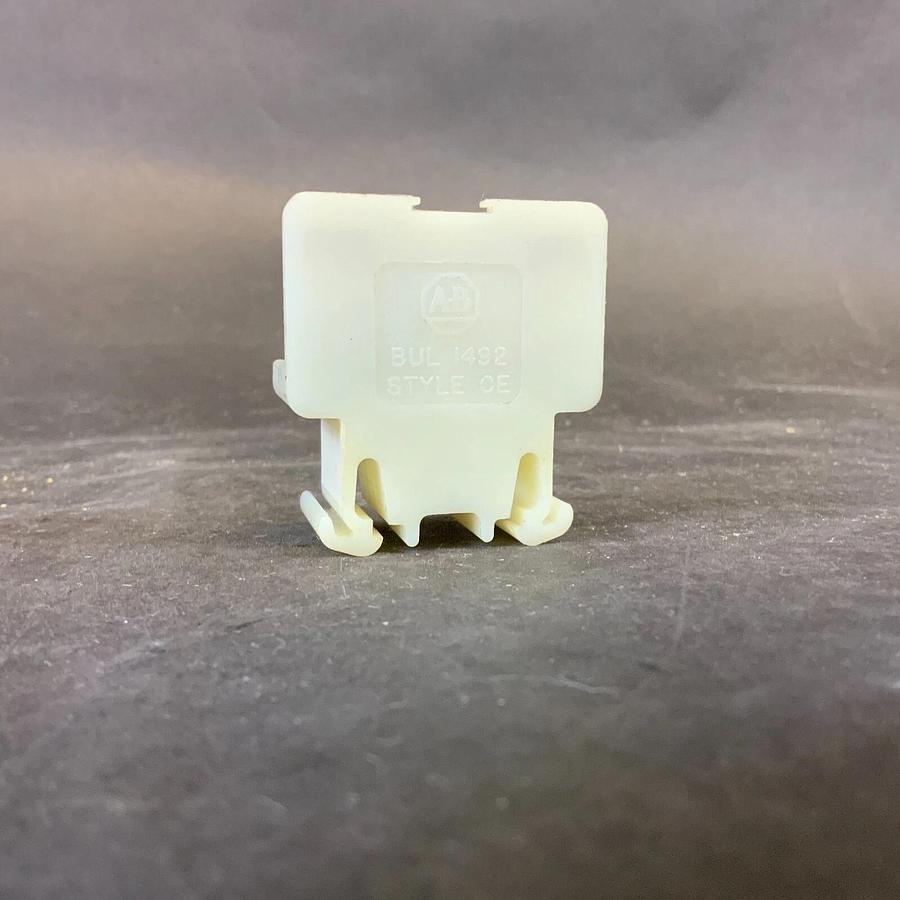 Used ALLEN BRADLEY 1492-CE6 TERMINAL BLOCK + FUSE HOLDER ($6 OBO)