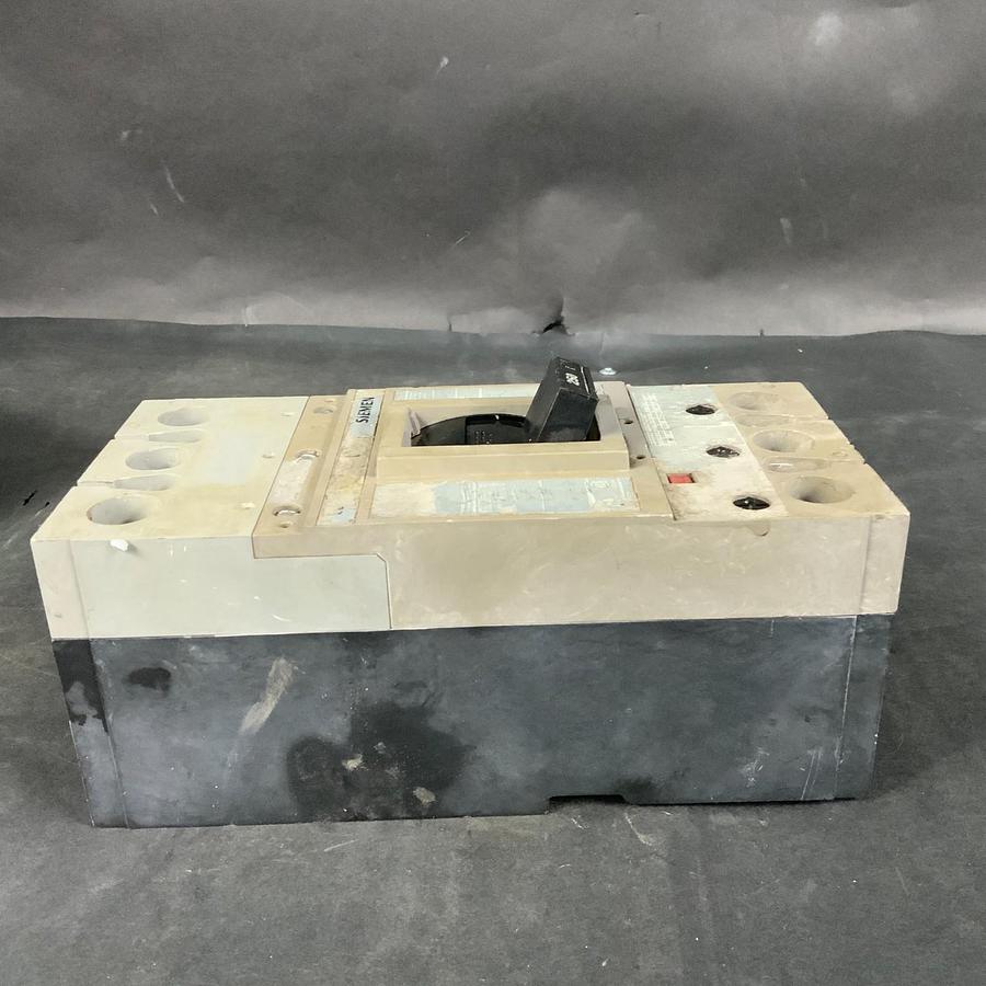 Used SIEMENS 250AMP CIRCUIT BREAKER ($130 OBO)