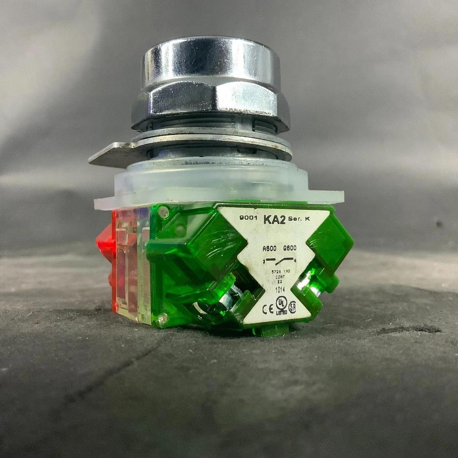 Used SQUARE D DOWN PUSHBUTTON W/ KA2&KA3 CONTACT BLOCK ($15 OBO)