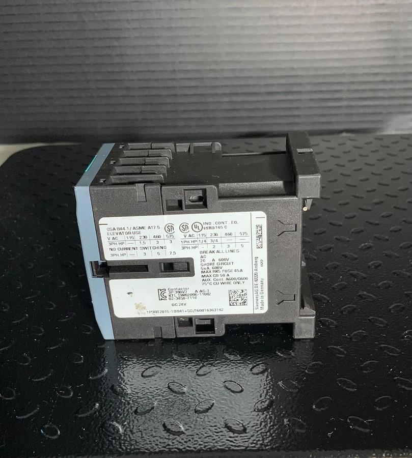 SIEMENS 3RT2015-1BB41 ($34.99 OBO)
