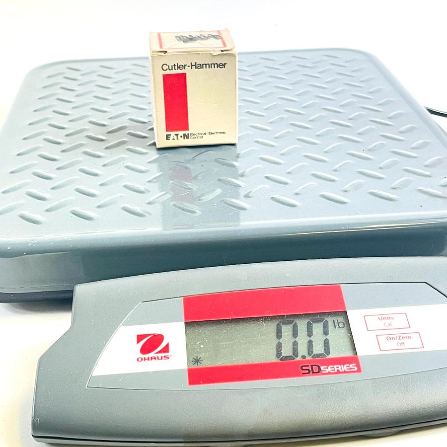Used CUTLER HAMMER EATON E22VF1 22.5MM 2-POSITION SELECTOR SWITCH OPERATOR