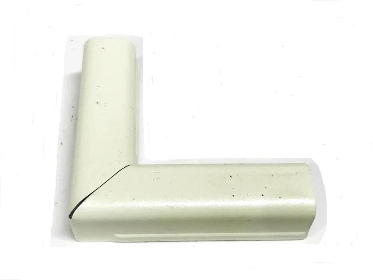 WIREMOLD V711 90 DEG FLAT ELBOW ($8 OBO)