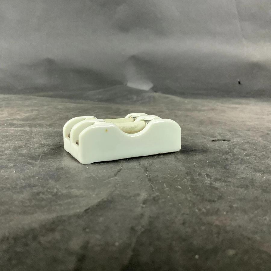 Used BUSSMANN PORCELIN FUSE HOLDER CU ONLY ($10 OBO)