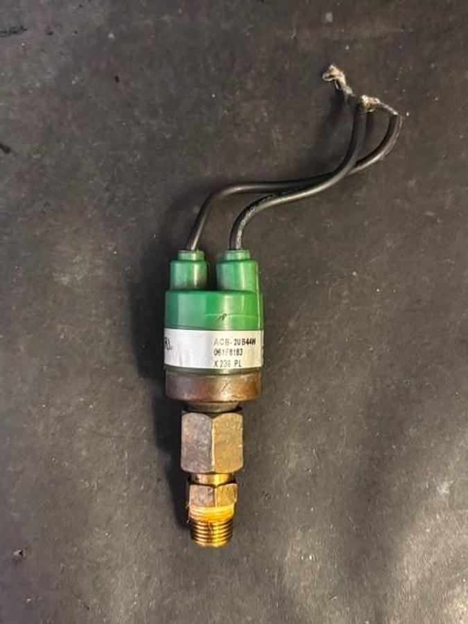 Used DANFOSS ACB-2UB44W CARTRIDGE PRESSURE SWITCH ($10 OBO)