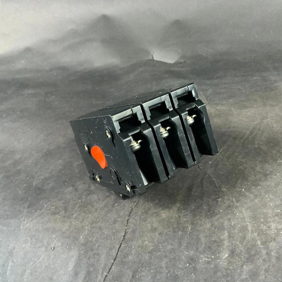 Used WESTINGHOUSE QC1289C30G05 CIRCUIT BREAKER ($25 OBO)