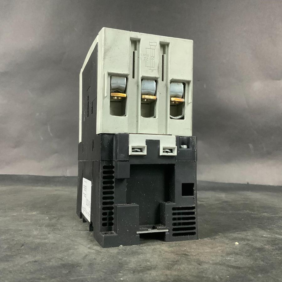 Used SIEMENS 3RT1446-1B CONTACTOR ($125 OBO)