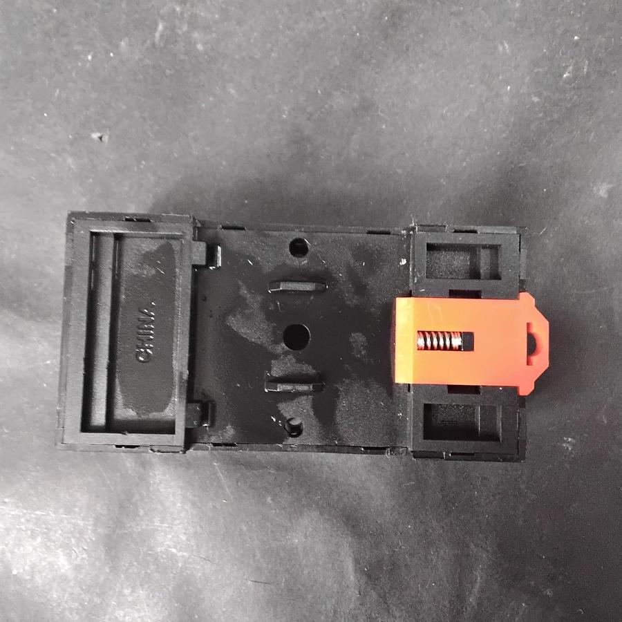 Used SCHNEIDER ELECTRIC RUZC2M RELAY SOCKET ($11 OBO)
