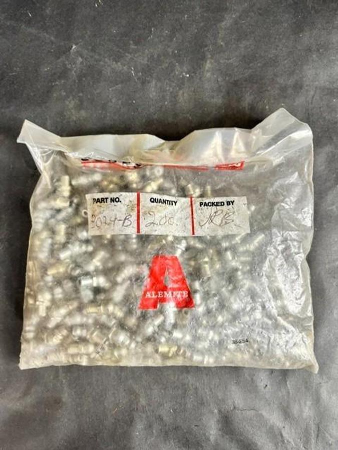 Used ALEMITE 3024-B HYDRAULIC GREASE FITTINGS