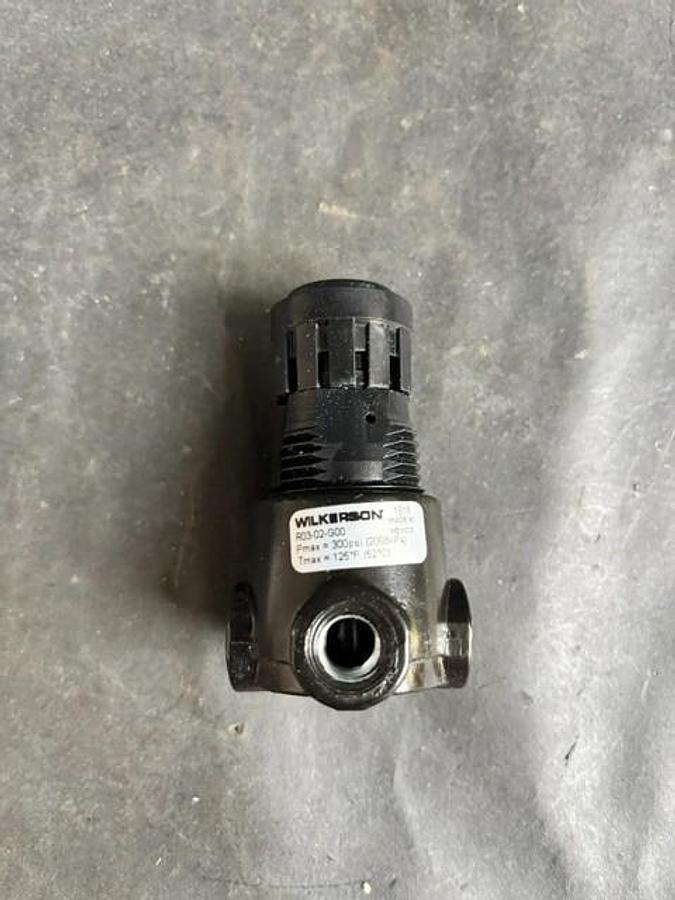 Used WILKERSON R03-02-G00 PNEUMATIC REGULATOR