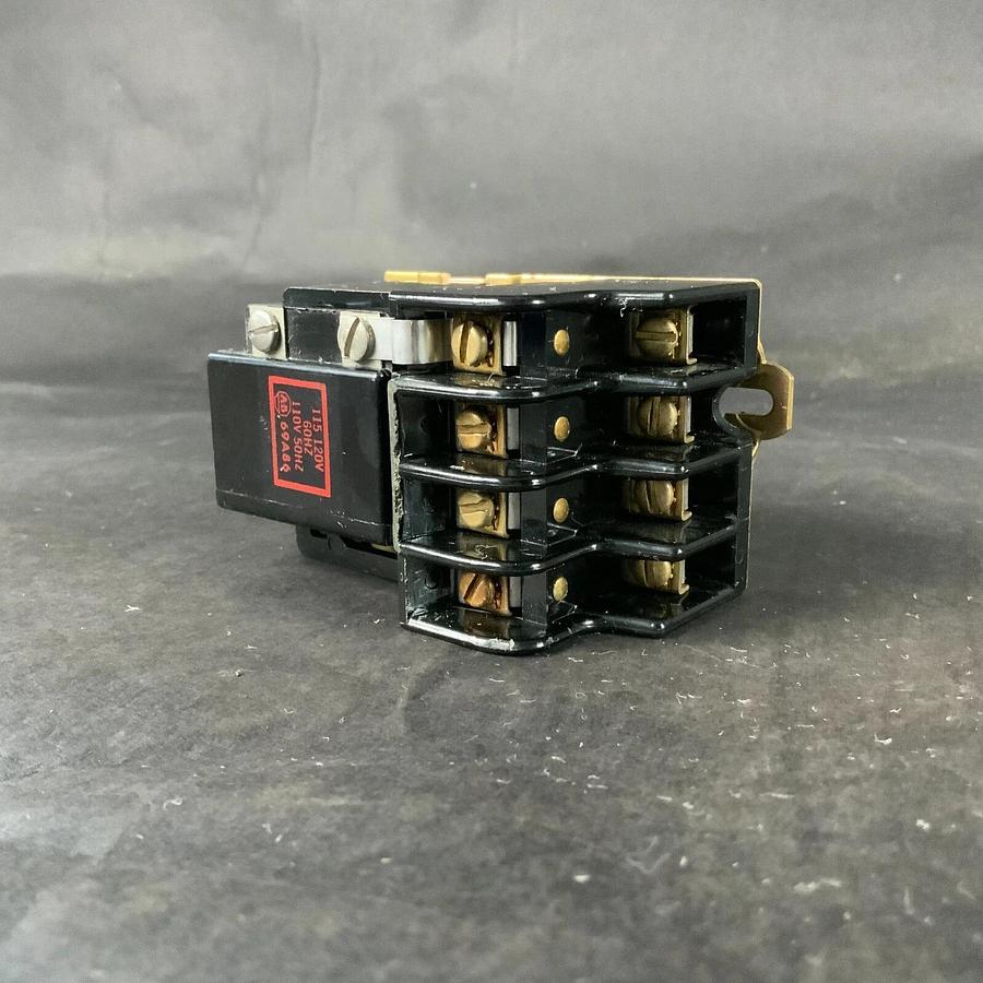 Used ALLEN BRADLEY 702-TOD93 MOTOR STARTER ($30 OBO)