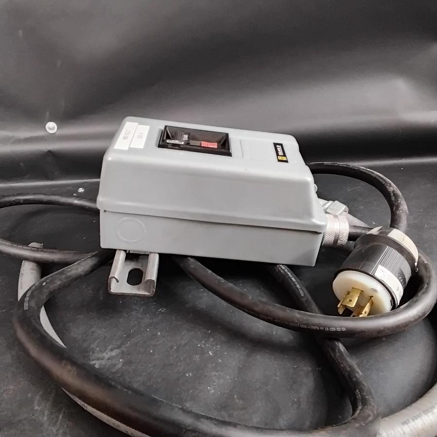 Used SQUARE D 30072-311-41A ENCLOSURE W/ MAGNETIC STARTER ($250 OBO)