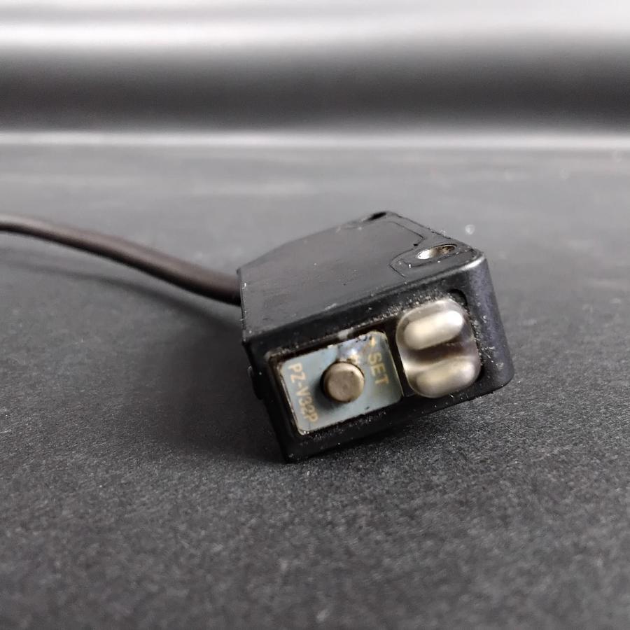Used KEYENCE PZ-V32P PHOTOELECTRIC SENSOR ($45 OBO)