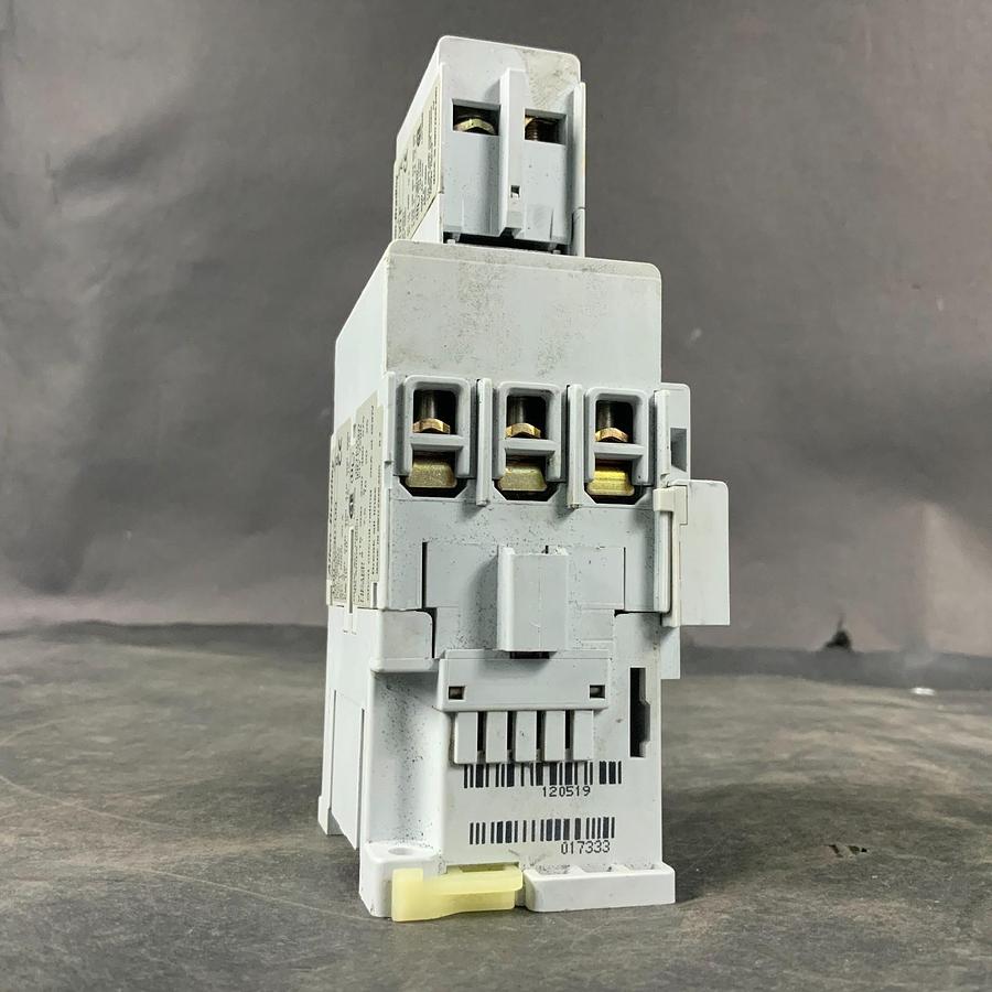 Used ALLEN BRADLEY 100-C30*00 CONTACTOR W/ 100-F AUX CONTACT ($50 OBO)
